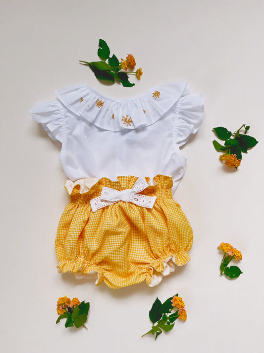 CONJUNTO CUBRE PAÑAL CUADROS MARGARITAS