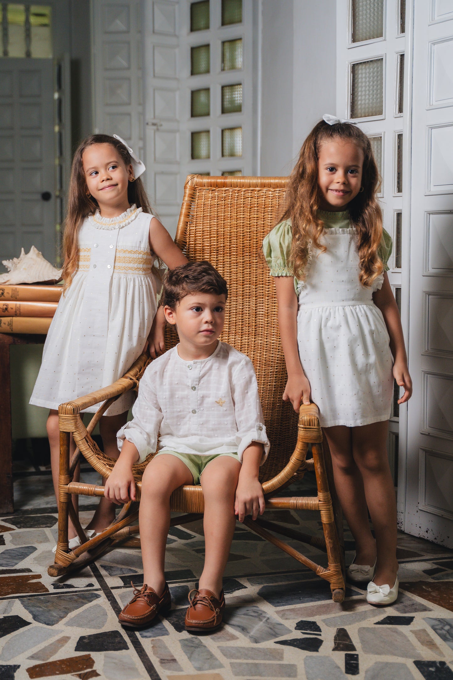 VESTIDO SMOCK DORADO