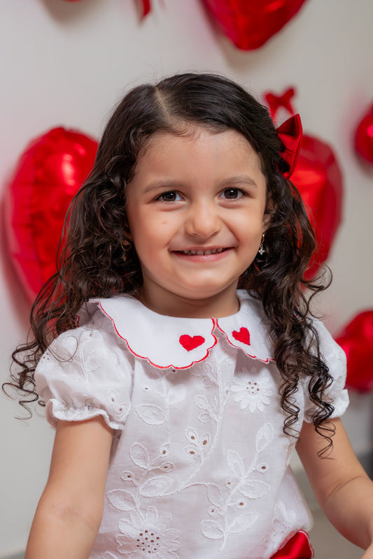 Blusa ojalillo corazones