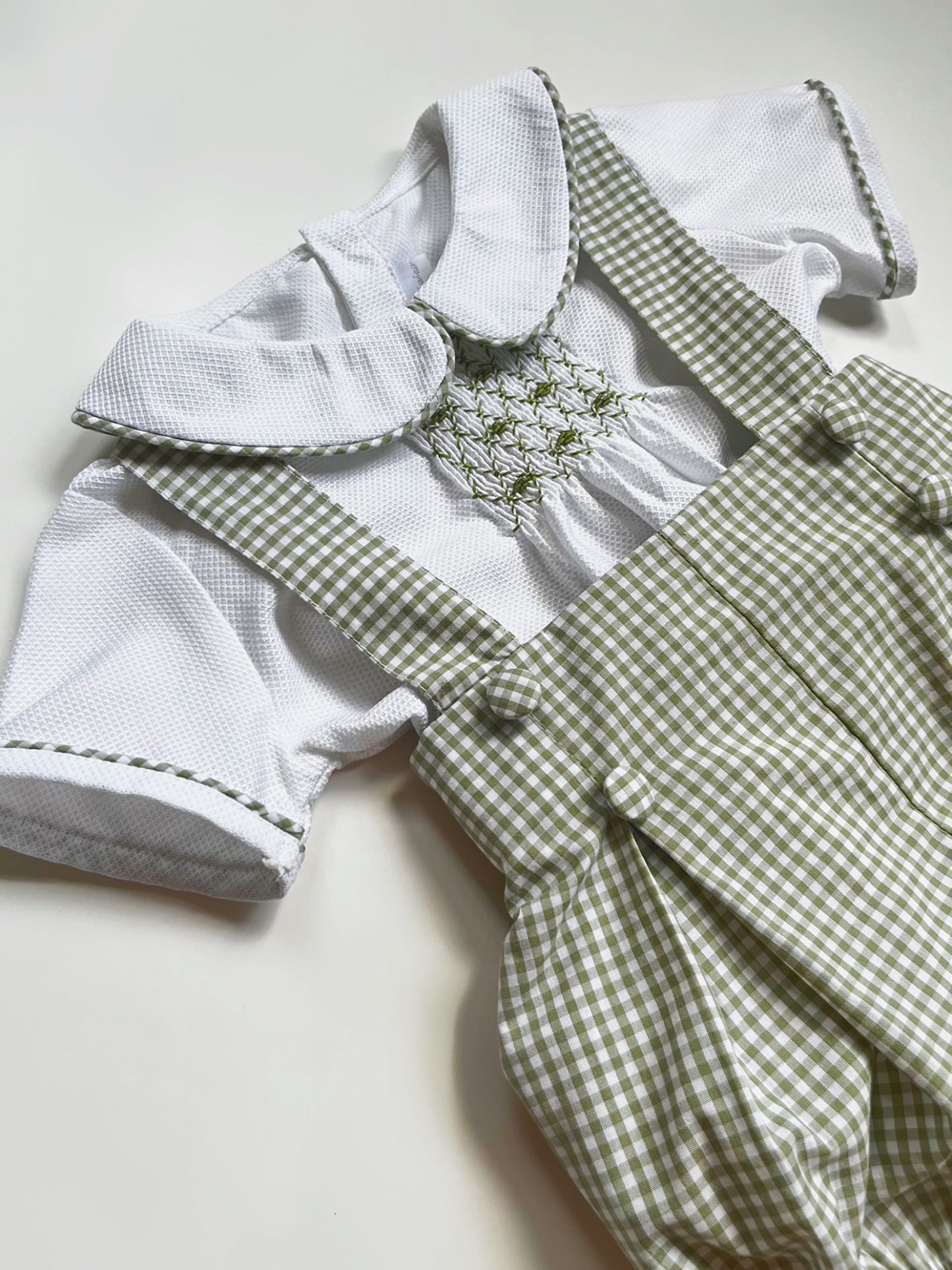 CONJUNTO BEBE  CUADROS OLIVA