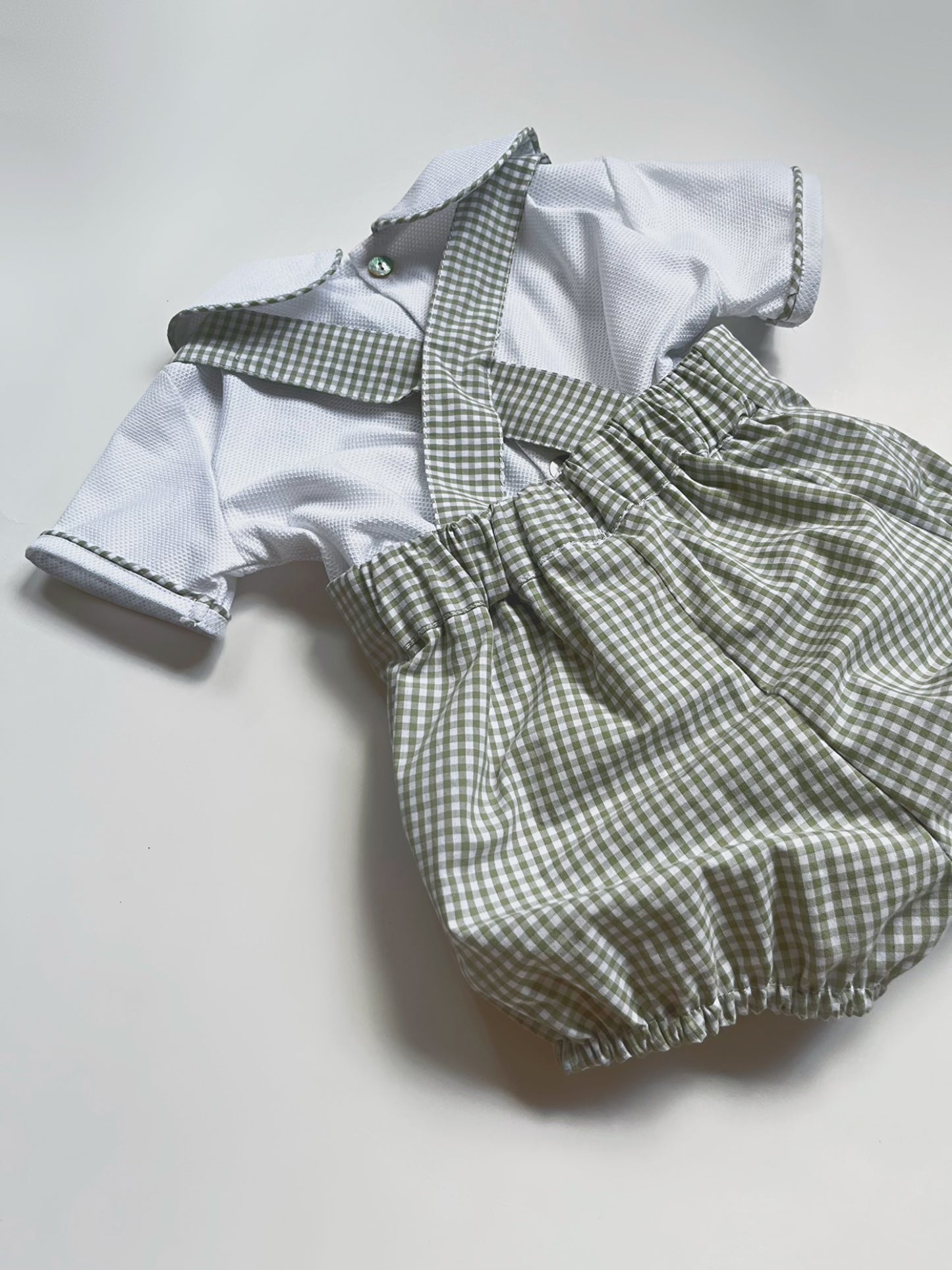 CONJUNTO BEBE  CUADROS OLIVA