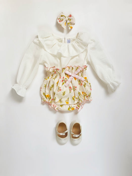 CONJUNTO CUBRE PAÑAL FLORES MARGARITAS