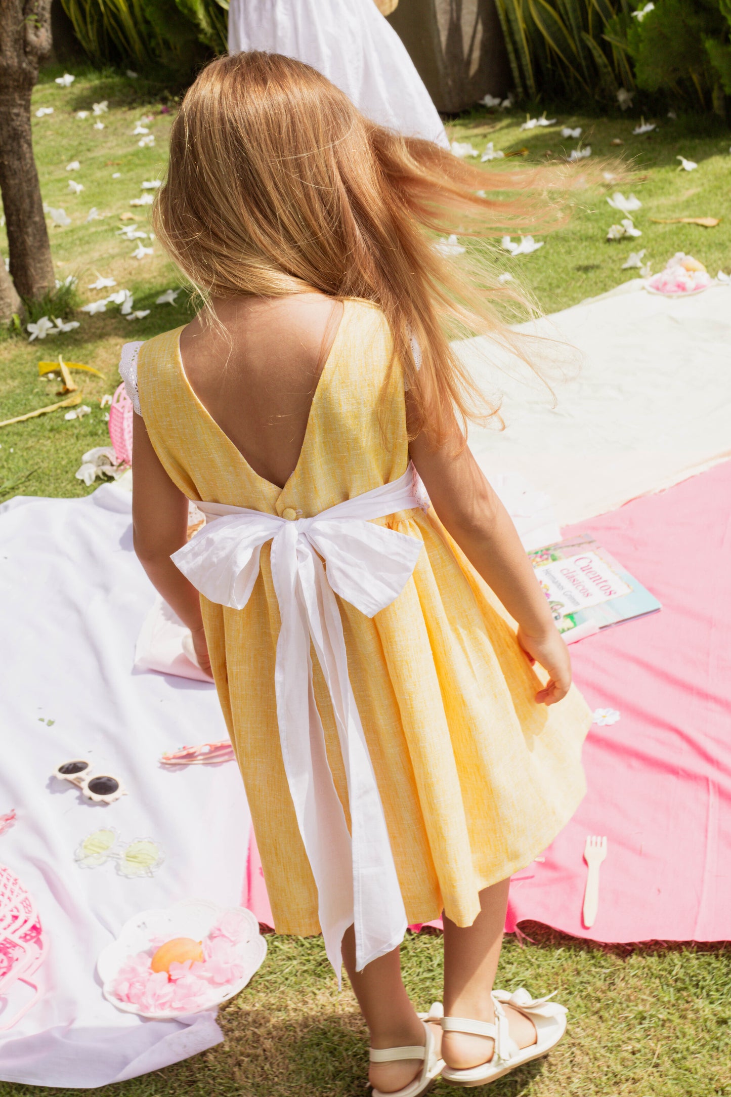 VESTIDO ESCOTE V LINO AMARILLO